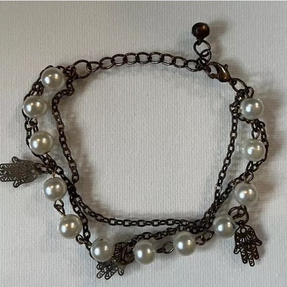 Hamsa, Pearl and Chain Bracelet - Picture 1 of 3